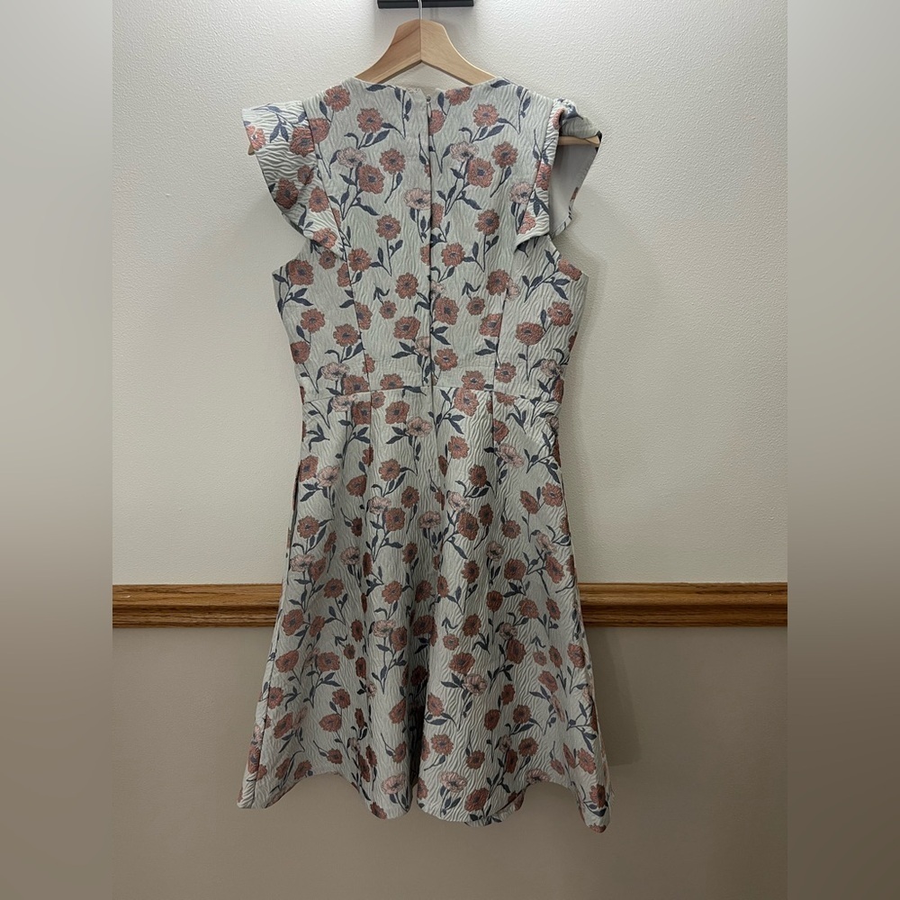 EUC Gal Meets Glam Lola Dancing Daisy Jacquard Midi Dress Size 4P Retails $188 - Picture 6 of 10